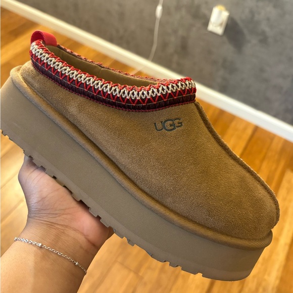 UGG Shoes - UGG Women's Tan Platform Shoes